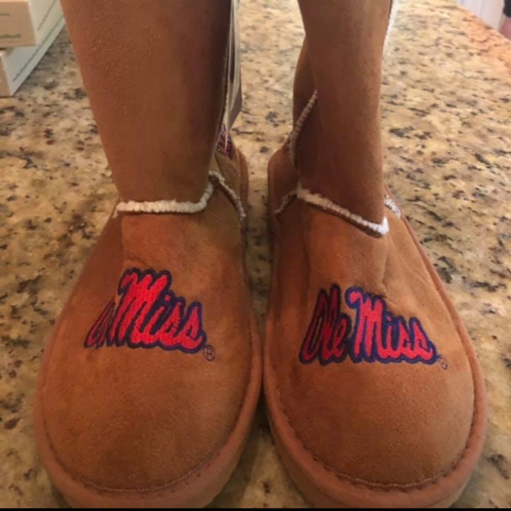 New with tags winter boots